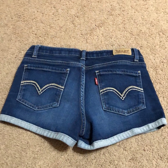 Kids Levi’s Jean Short - Picture 2 of 5